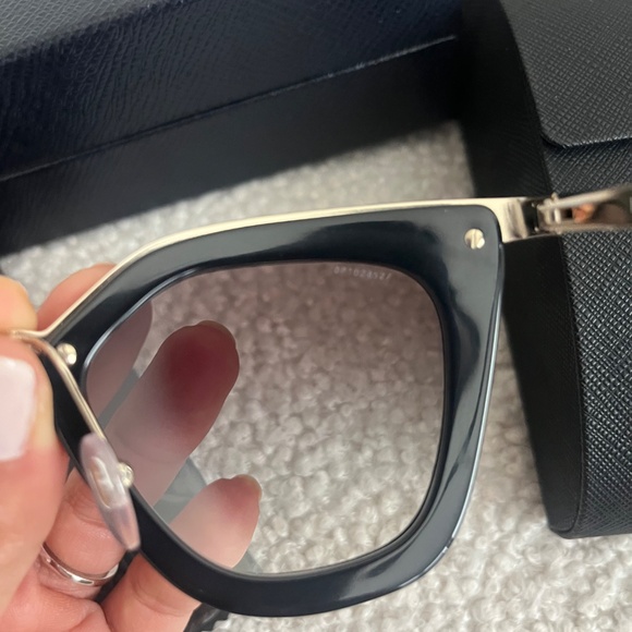 Prada cinema sunglasses - Picture 3 of 7